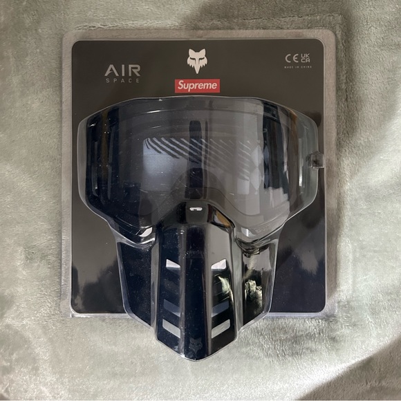 Fox Racing x Supreme Goggles - Picture 1 of 2